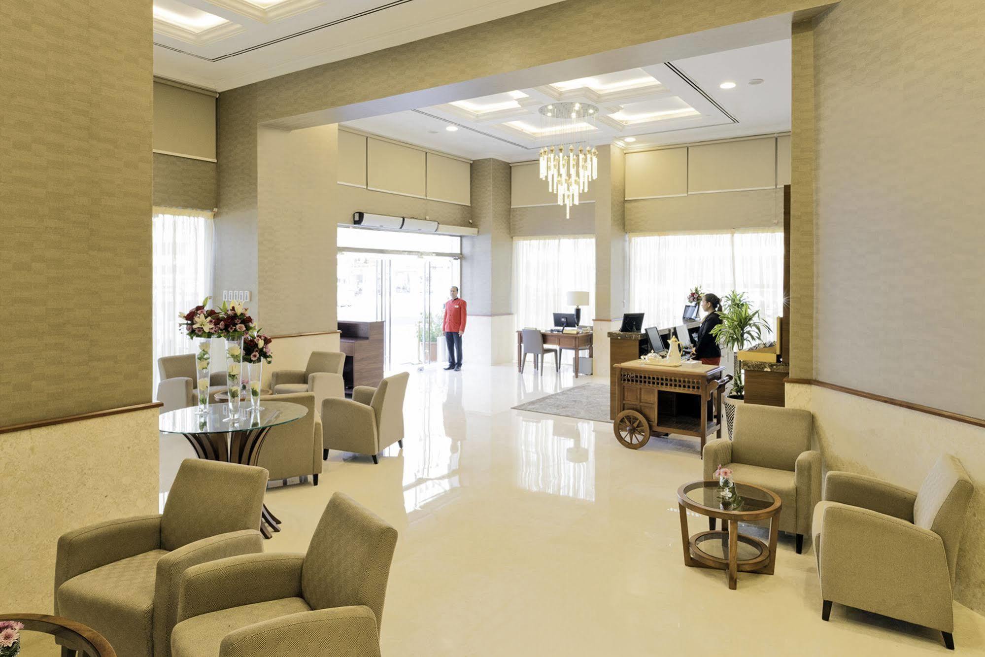 Emirates Plaza Hotel Abu Zabi Zewnętrze zdjęcie